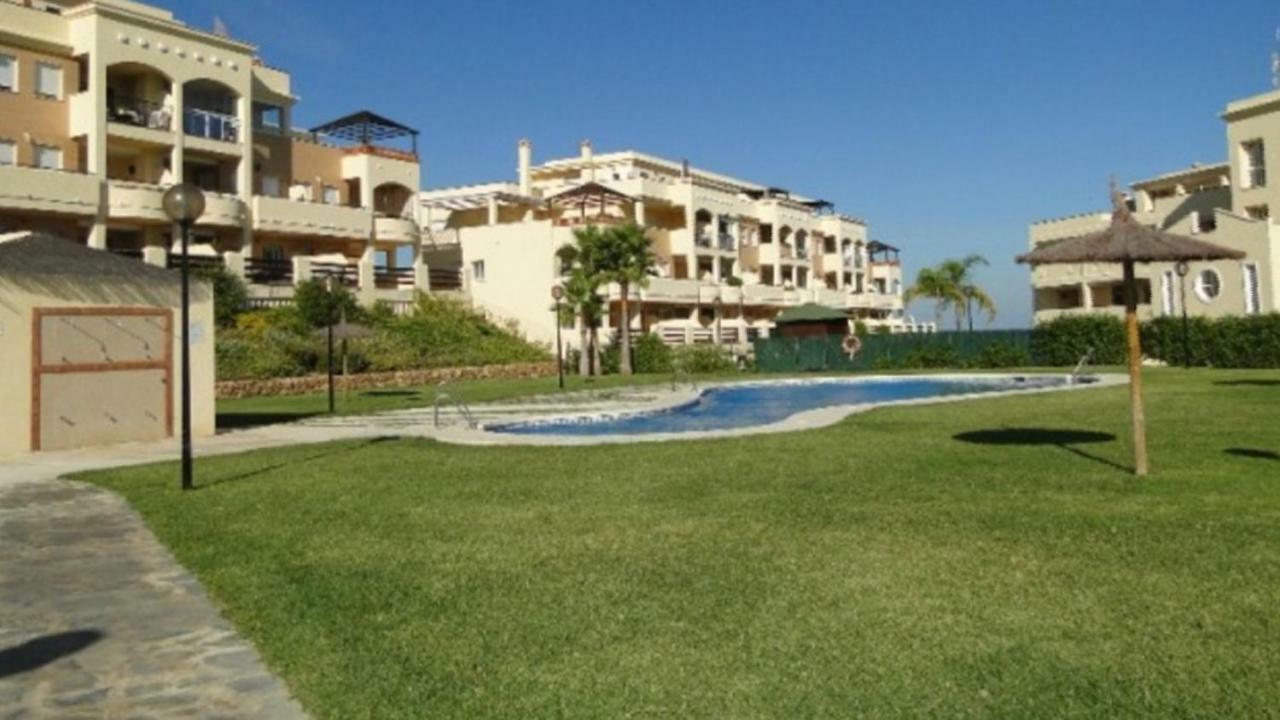 Residential Alazan Apartment El Faro